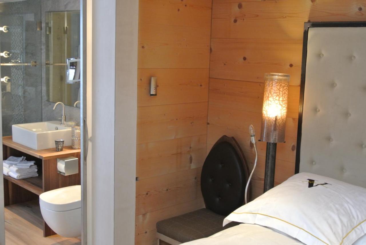 Backstage Hotel Chalet Rooms Zermatt Bagian luar foto